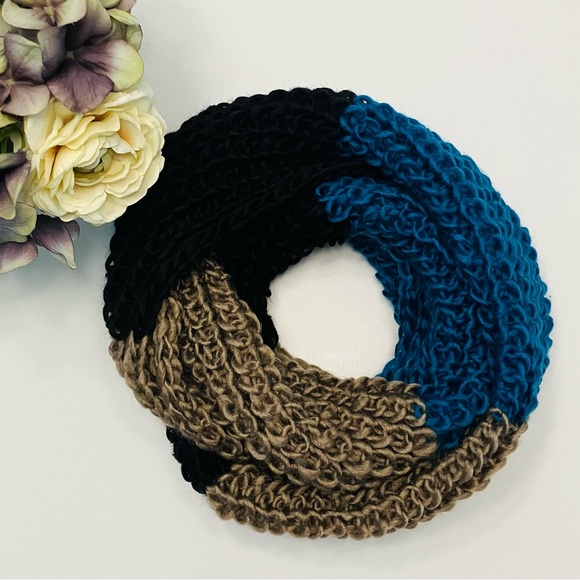 NEW Winter Knit Infinity Scarf Black Tan Blue Striped Scarf - Picture 4 of 6